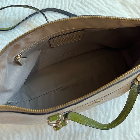 Coach Prairie Satchel Crossbody Nude Pebbled
Leather Authentic Handbag - Picture 6 of 13